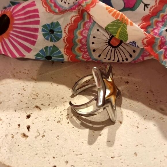 New ANTHRO Gold and Silver Star Dual Tone Open Back Adjustable Ring - Picture 4 of 8